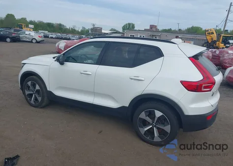 2024 Volvo Xc40 B5 Core Dark Theme z USA, uszkodzony, nr VIN YV4L12UKXR2216003